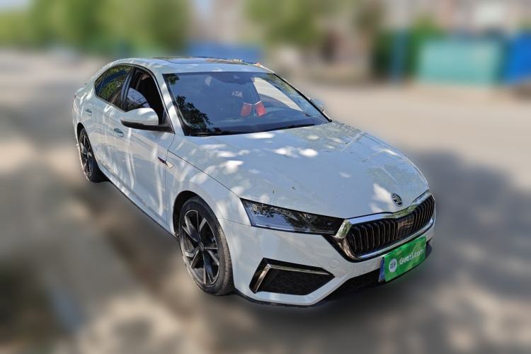 Used Skoda Octavia 2023 Revised PRO TSI280 Luxury Edition Front Right 45 Deg