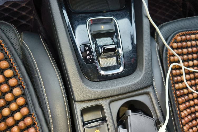 Used Skoda Octavia 2023 Revised PRO TSI280 Luxury Edition Gear Lever