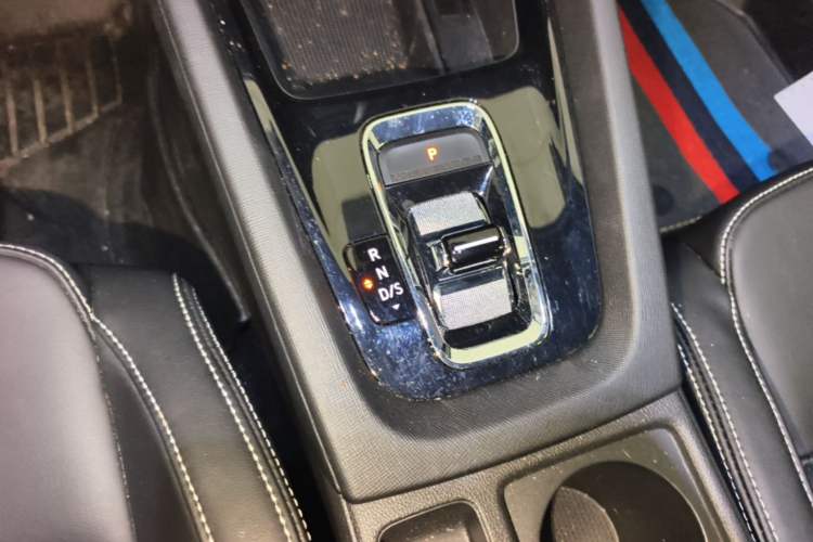 Used Skoda Octavia 2023 Facelifted PRO TSI280 Prestige Edition Gear Lever
