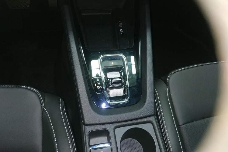Used Skoda Octavia 2023 Facelifted PRO TSI280 Prestige Edition Gear Lever
