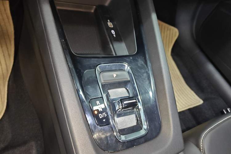 Used Skoda Octavia 2023 Facelifted PRO TSI280 Prestige Edition Gear Lever