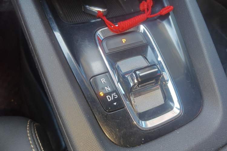 Used Skoda Octavia 2023 PRO TSI280 Luxury Edition Gear Lever