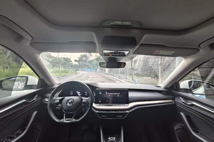 Used Skoda Octavia 2023 PRO TSI280 Luxury Edition Interior 1