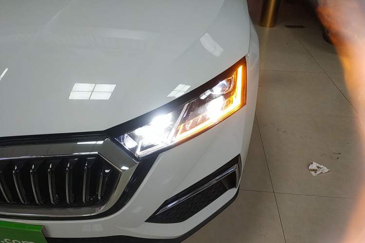 Used Skoda Octavia 2023 Facelifted PRO TSI280 Prestige Edition Left Front Headlight