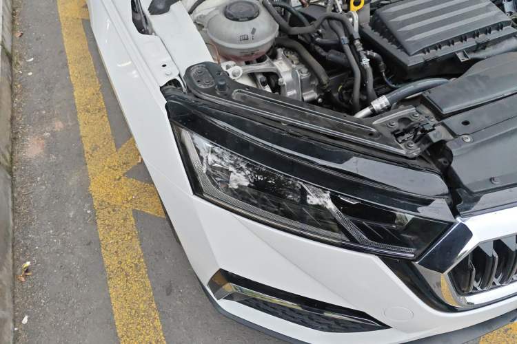 Used Skoda Octavia 2023 Revised PRO TSI280 Luxury Edition Right Front Headlight