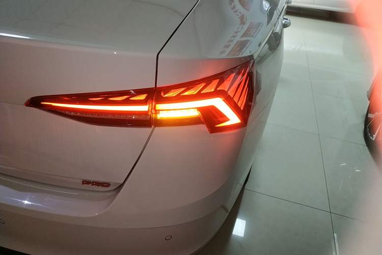 Used Skoda Octavia 2023 Facelifted PRO TSI280 Prestige Edition Right Rear Taillight