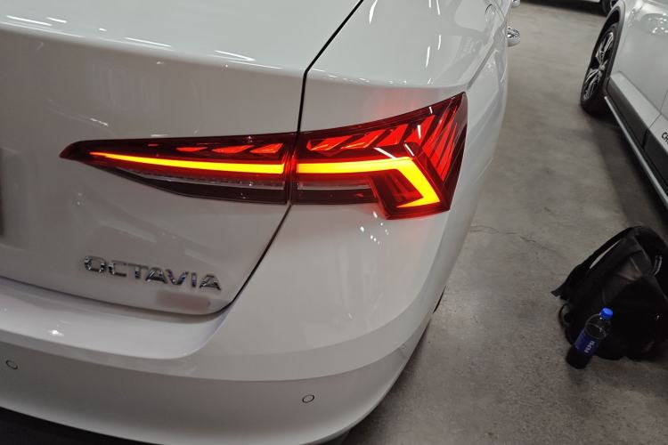 Used Skoda Octavia 2023 Facelifted PRO TSI280 Prestige Edition Right Rear Taillight