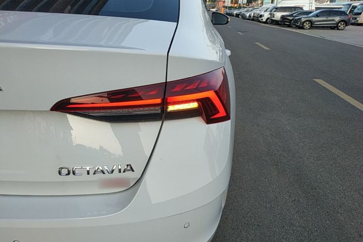Used Skoda Octavia 2023 Facelifted PRO TSI280 Prestige Edition Right Rear Taillight
