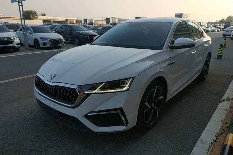 Used Skoda Octavia 2023 Facelifted PRO TSI280 Prestige Edition Guazi used car, China used car export, Used car for sale, Used  cars, Cheapest cars for sale