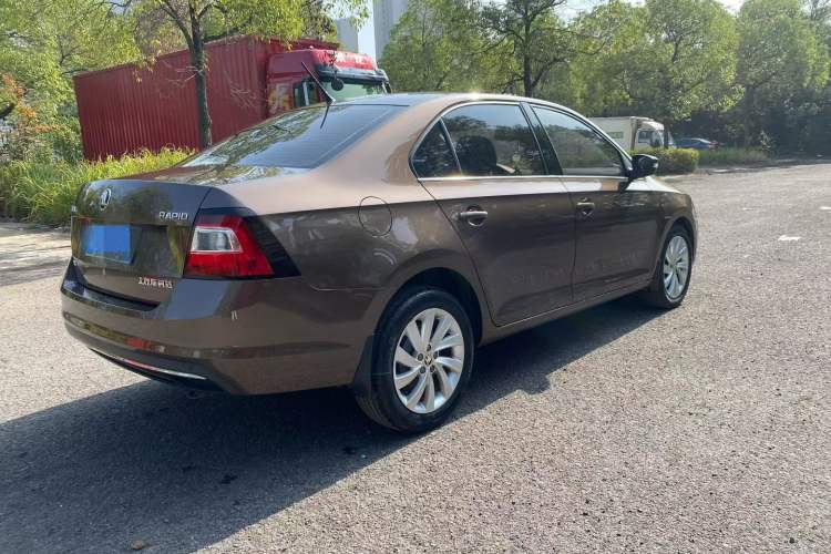 Used Skoda Rapid 2018 1.6L Automatic Comfort Edition Exterior 5