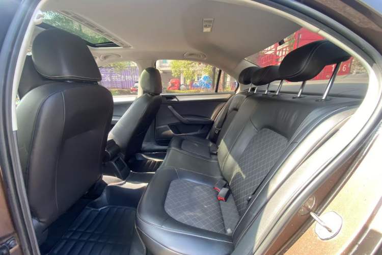Used Skoda Rapid 2018 1.6L Automatic Comfort Edition Interior 2