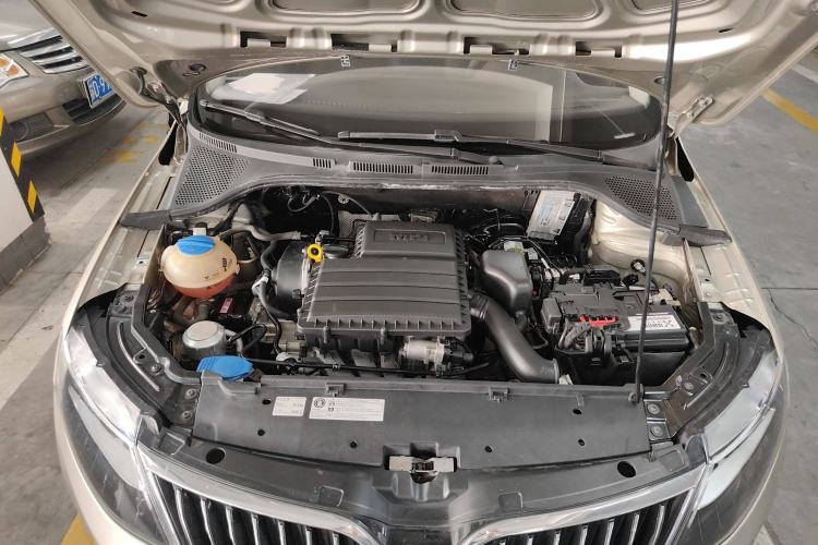 Used Skoda Rapid 2019 1.5L Automatic Comfort Edition China VI Standard Engine Bay