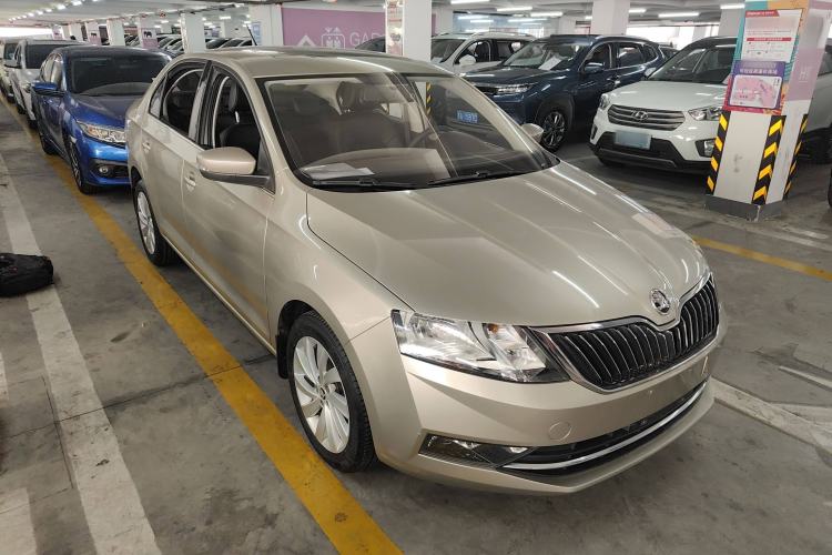Used Skoda Rapid 2019 1.5L Automatic Comfort Edition China VI Standard Front Right 45 Deg