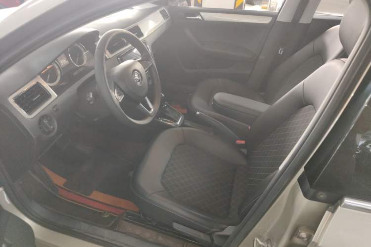 Used Skoda Rapid 2019 1.5L Automatic Comfort Edition China VI Standard Left Front Seat