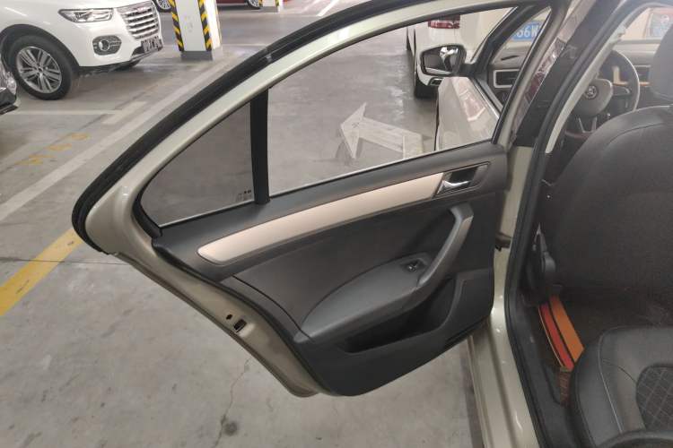 Used Skoda Rapid 2019 1.5L Automatic Comfort Edition China VI Standard Left Rear Door Interior