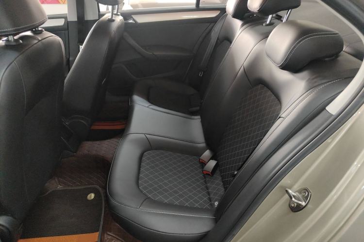 Used Skoda Rapid 2019 1.5L Automatic Comfort Edition China VI Standard Left Rear Seat