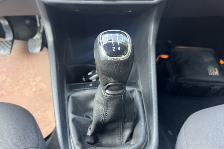 Used Skoda Rapid 2019 Revised Version 1.5L Manual Entry-Level Edition China VI Interior 4