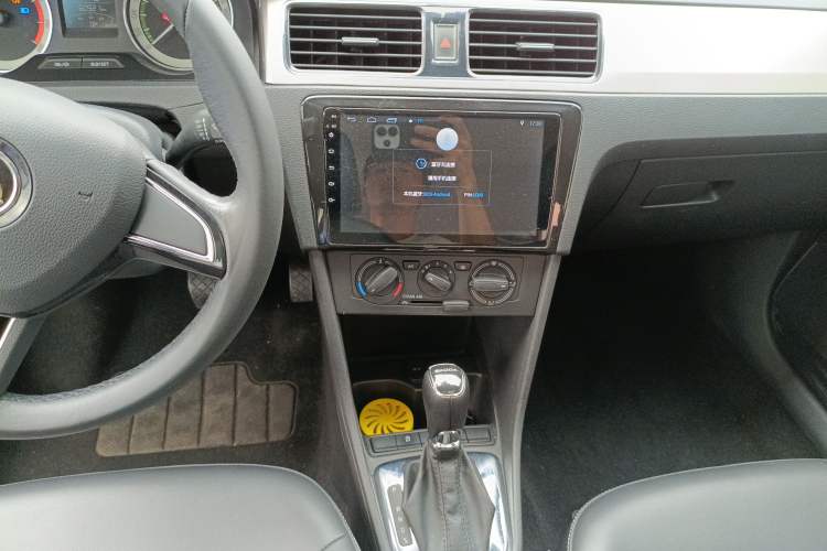 Used Skoda Rapid 2019 1.5L Automatic Comfort Edition China V Standard Audio And AC Panel