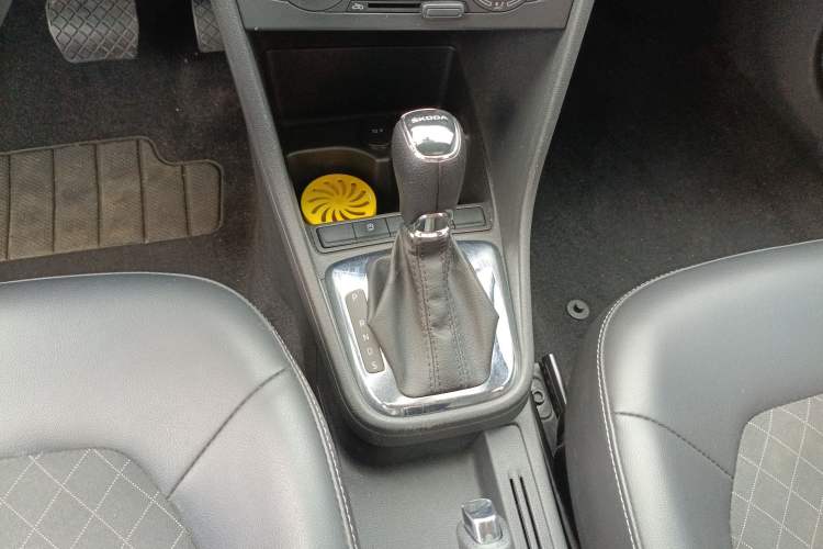 Used Skoda Rapid 2019 1.5L Automatic Comfort Edition China V Standard Gear Lever