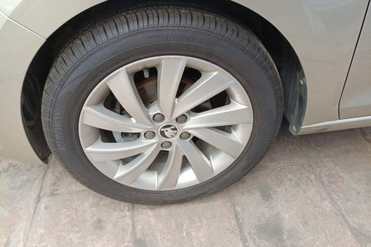 Used Skoda Rapid 2019 1.5L Automatic Comfort Edition China V Standard Left Front Wheel Hub