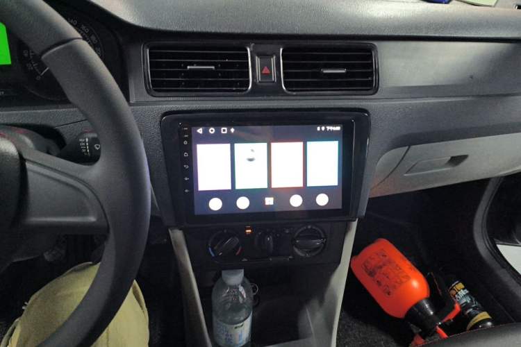 Used Skoda Rapid 2013 1.6L Manual Enjoyment Model Audio And AC Panel