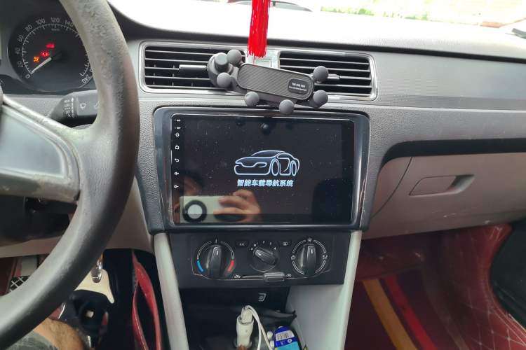 Used Skoda Rapid 2013 1.6L Manual Enjoyment Model Audio And AC Panel