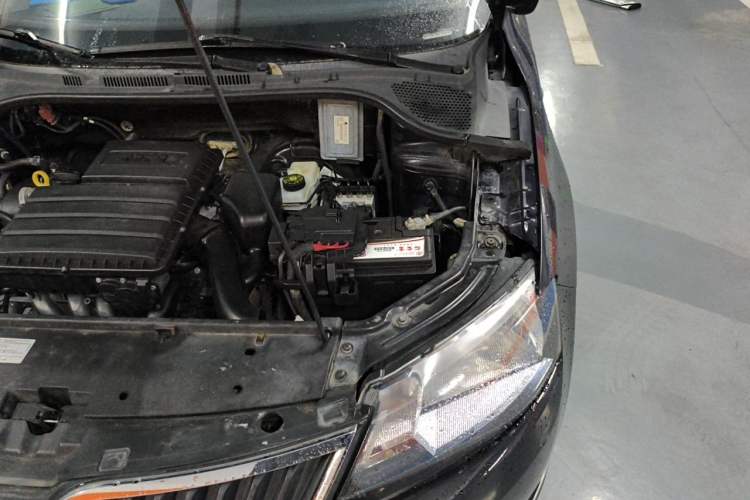 Used Skoda Rapid 2013 1.6L Manual Enjoyment Model Engine Bay Left