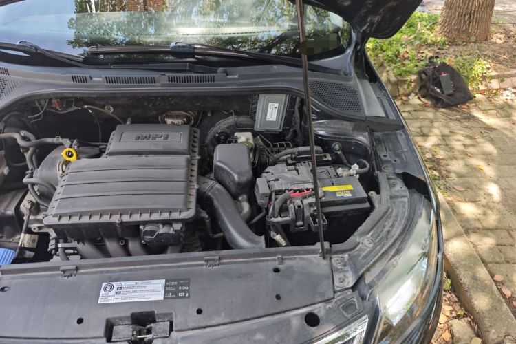 Used Skoda Rapid 2013 1.6L Automatic Smart Selection Model Engine Bay Left