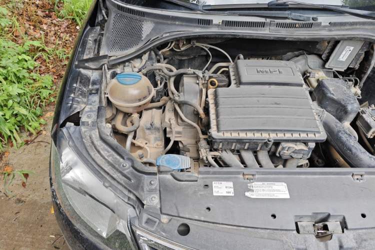 Used Skoda Rapid 2013 1.6L Manual Smart Selection Model Engine Bay Right