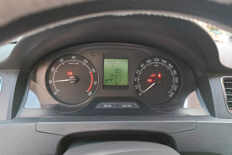 Used Skoda Rapid 2013 1.6L Manual Smart Selection Model Instrument Cluster
