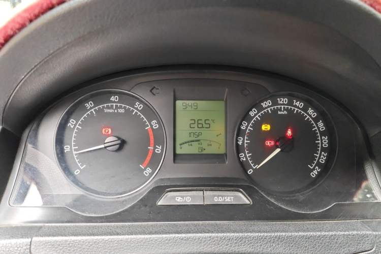 Used Skoda Rapid 2013 1.6L Manual Smart Selection Model Instrument Cluster