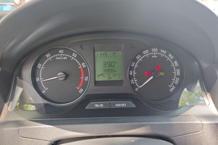 Used Skoda Rapid 2013 1.6L Automatic Smart Selection Model Instrument Cluster