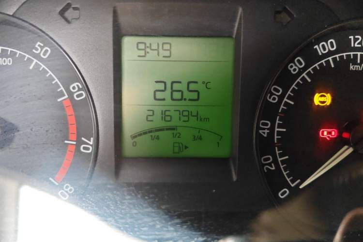 Used Skoda Rapid 2013 1.6L Manual Smart Selection Model Odometer Close Up