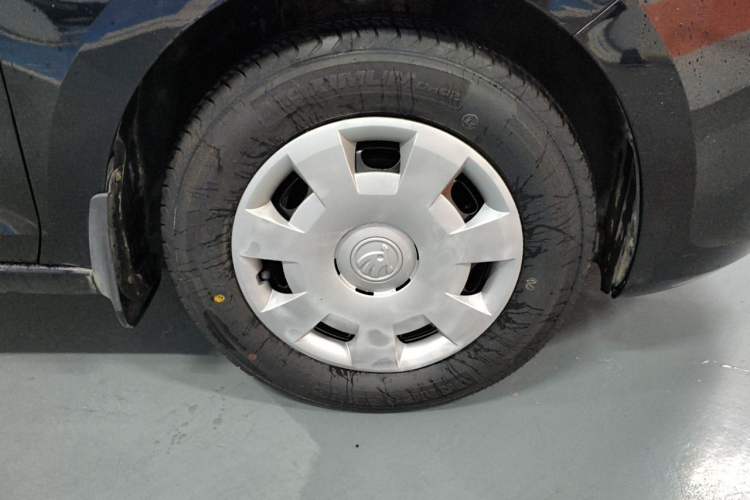 Used Skoda Rapid 2013 1.6L Manual Enjoyment Model Right Front Wheel Hub
