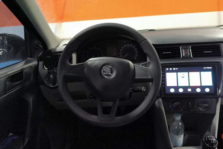 Used Skoda Rapid 2013 1.6L Manual Enjoyment Model Steering Wheel