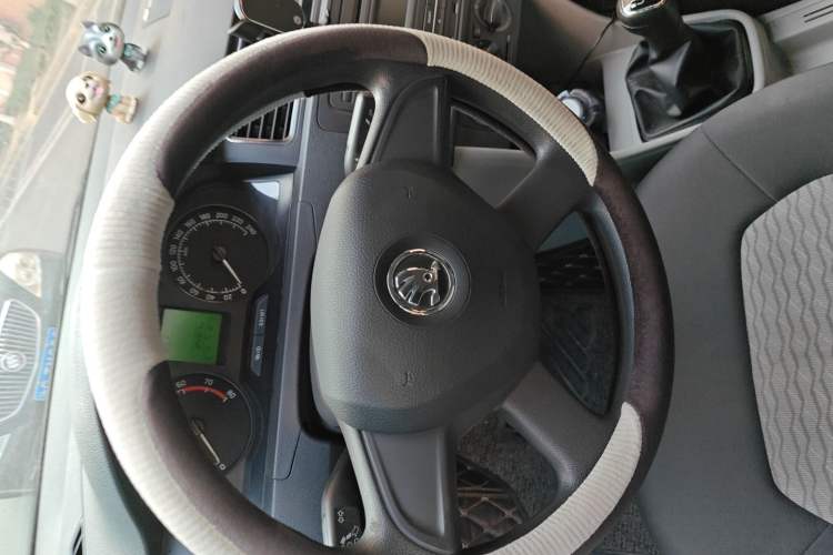 Used Skoda Rapid 2013 1.6L Manual Smart Selection Model Steering Wheel