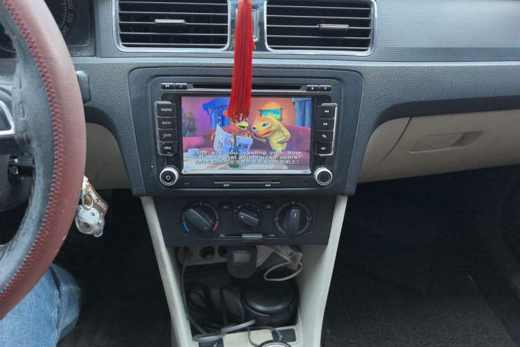 Used Skoda Rapid 2013 1.6L Manual Smart Selection Model Audio And AC Panel