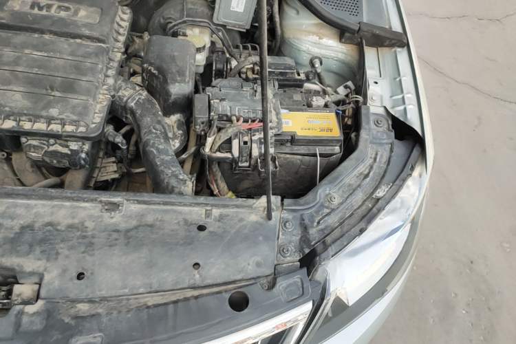 Used Skoda Rapid 2013 1.6L Automatic Smart Selection Model Engine Bay Left