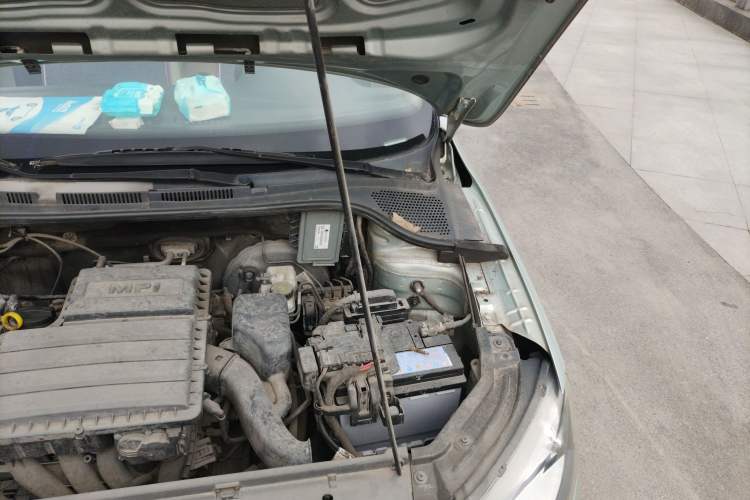 Used Skoda Rapid 2013 1.6L Automatic Preferred Model Engine Bay Left