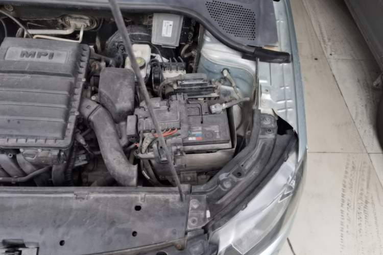 Used Skoda Rapid 2013 1.6L Automatic Preferred Model Engine Bay Left