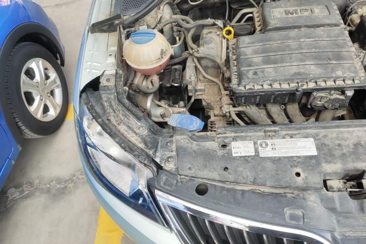Used Skoda Rapid 2013 1.6L Automatic Smart Selection Model Engine Bay Right