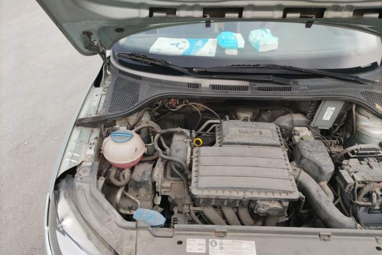 Used Skoda Rapid 2013 1.6L Automatic Preferred Model Engine Bay Right