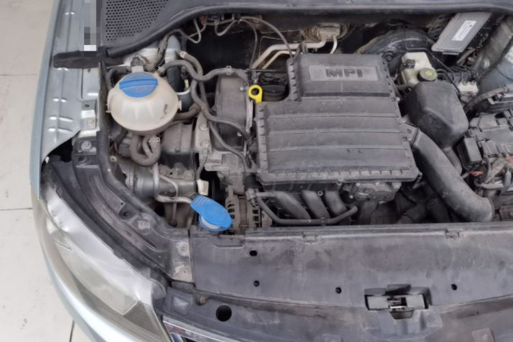 Used Skoda Rapid 2013 1.6L Automatic Preferred Model Engine Bay Right
