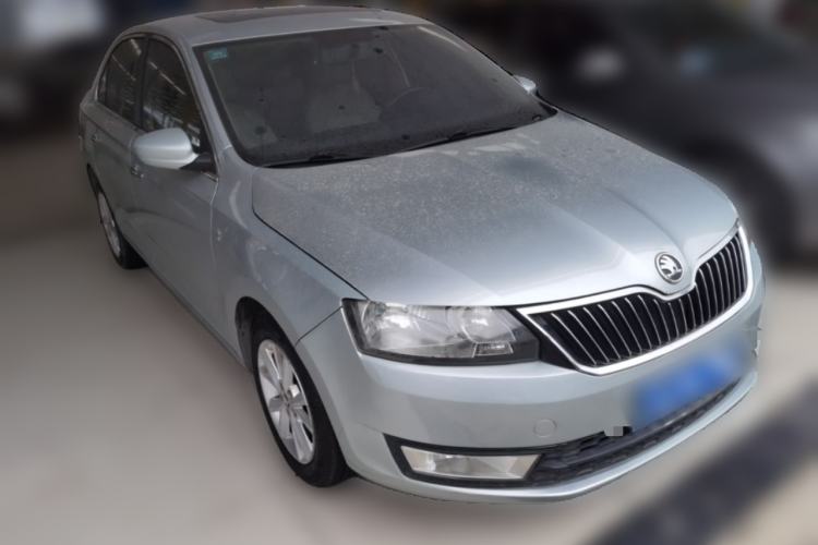 Used Skoda Rapid 2013 1.6L Automatic Preferred Model Front Right 45 Deg