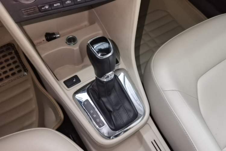 Used Skoda Rapid 2013 1.6L Automatic Preferred Model Gear Lever