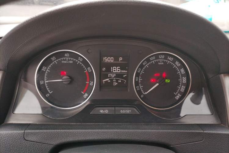 Used Skoda Rapid 2013 1.6L Automatic Preferred Model Instrument Cluster