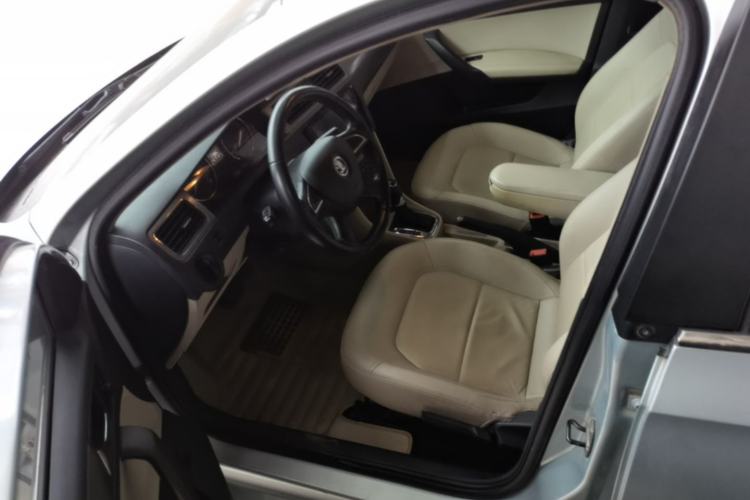 Used Skoda Rapid 2013 1.6L Automatic Preferred Model Left Front Seat