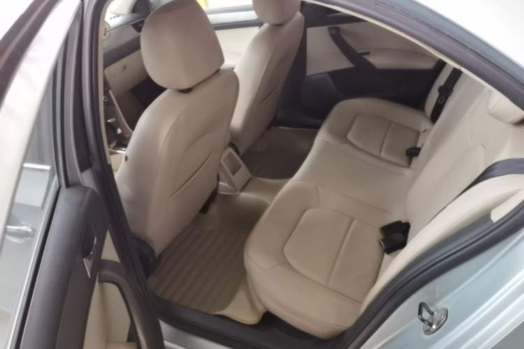 Used Skoda Rapid 2013 1.6L Automatic Preferred Model Left Rear Seat