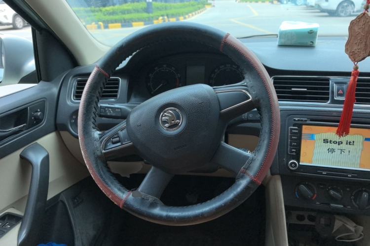Used Skoda Rapid 2013 1.6L Manual Smart Selection Model Steering Wheel