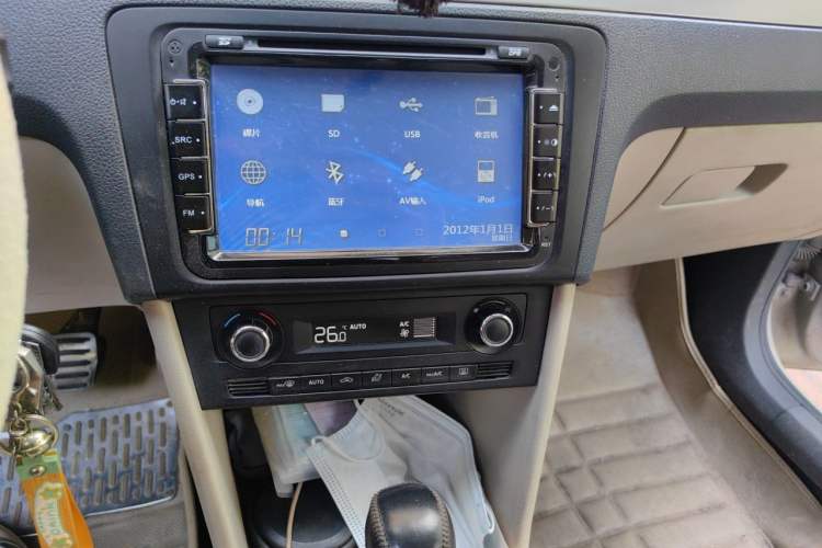 Used Skoda Rapid 2013 1.6L Automatic Preferred Model Audio And AC Panel